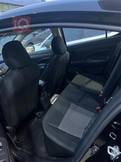 نيسان فيرسا